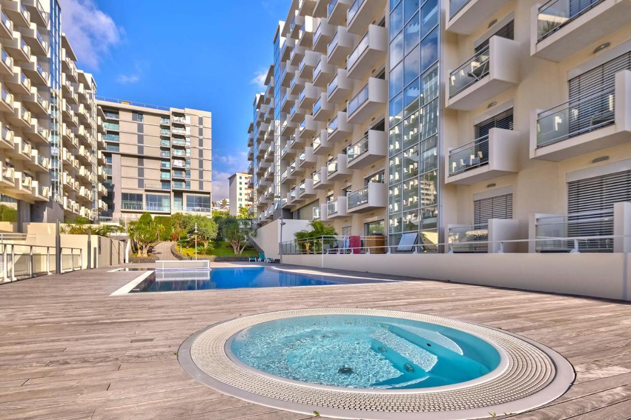 Blue Sky Apartment With Pool By Hr Madeira Фуншал Экстерьер фото